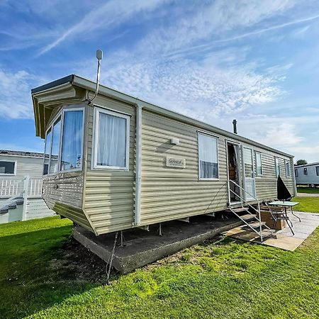Lovely Caravan By The Beach In Pakefield, Suffolk Ref 68007Cl Lowestoft Exterior photo